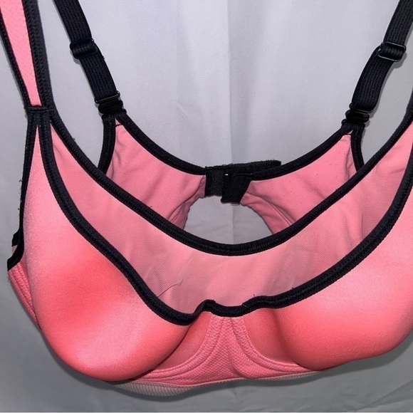 Victoria’s Secret Sports Bra Double Layer Padded Lightly Molded Medium Support - Picture 5 of 13